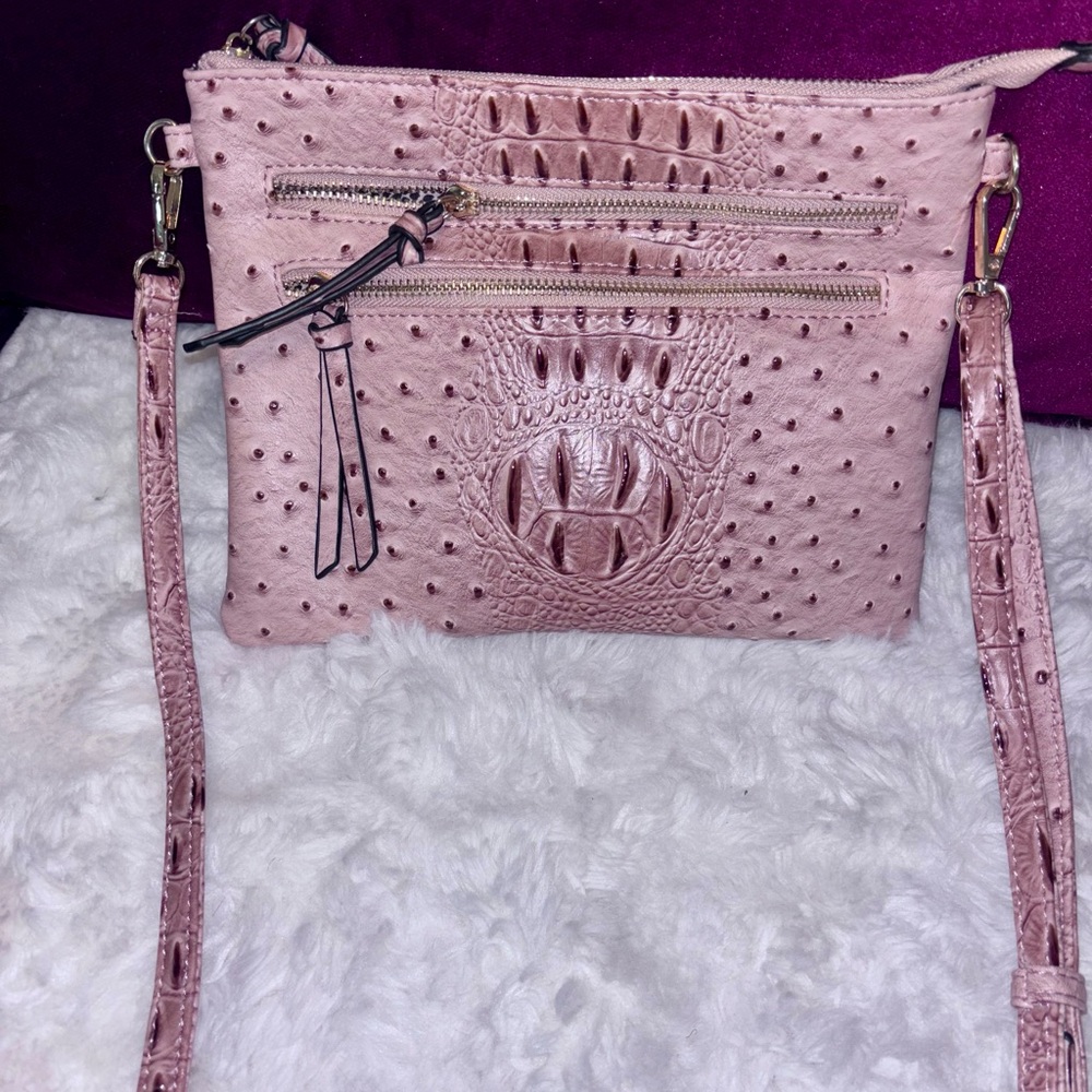 Super Chic Faux Croc Textured Women's Crossbody Bag